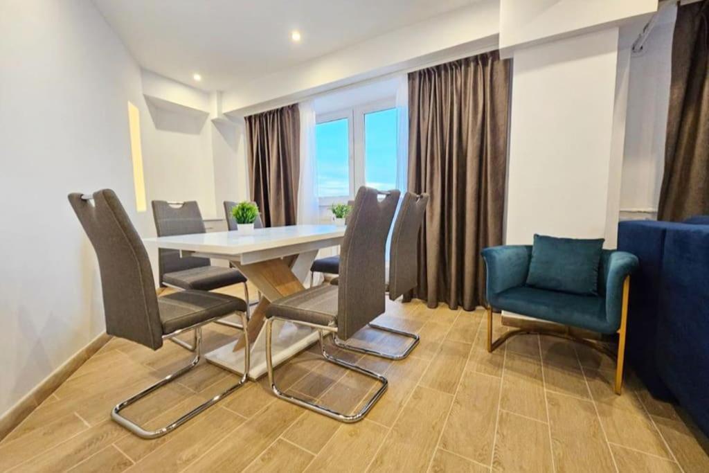 Ultra Central Luxury 3Br 2Bath Apt & Amazing Views Bucureşti Eksteriør bilde